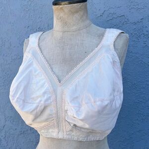 Playtex 18hr  Women's Vintage Bra 40DD Retro pin up girl